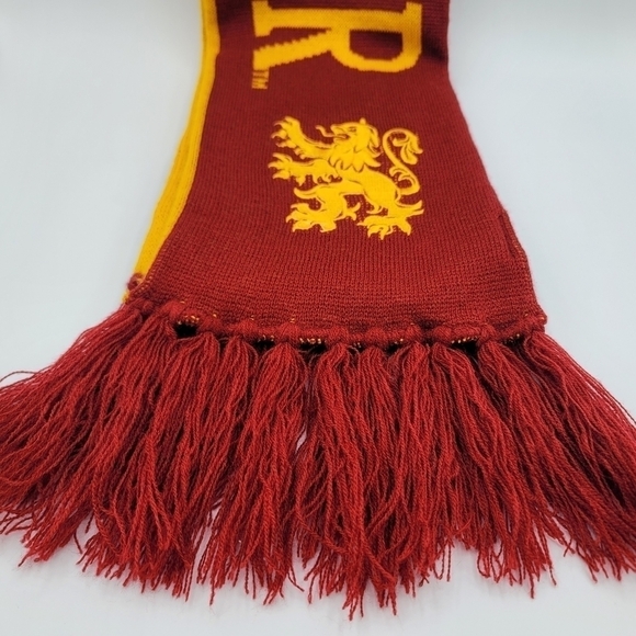 Harry Potter Universal Studio Gryffindor Embroidered Reversible Scarf #1346 - Picture 5 of 12